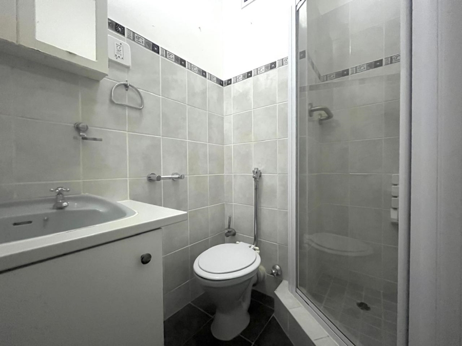 To Let 2 Bedroom Property for Rent in Muizenberg Western Cape